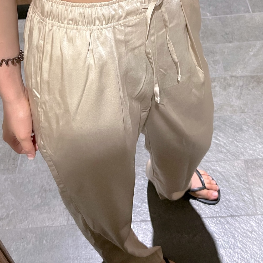 NWT Uniqlo satin pants